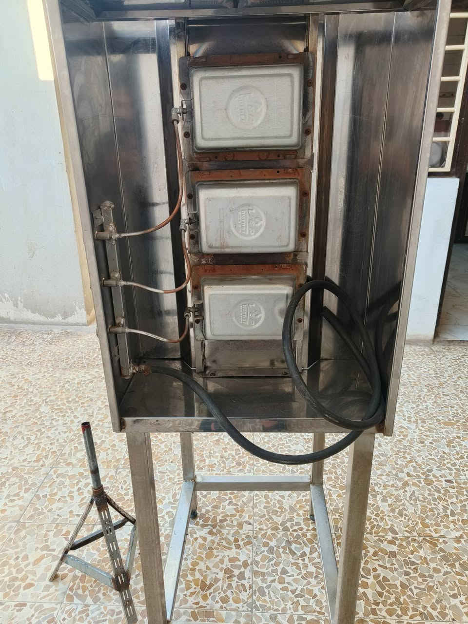السلام عليكم
شوايه شاورمه  نظيفه وجاهزه  

السعر 125 الف  

التواصل ع الرقم ***********
