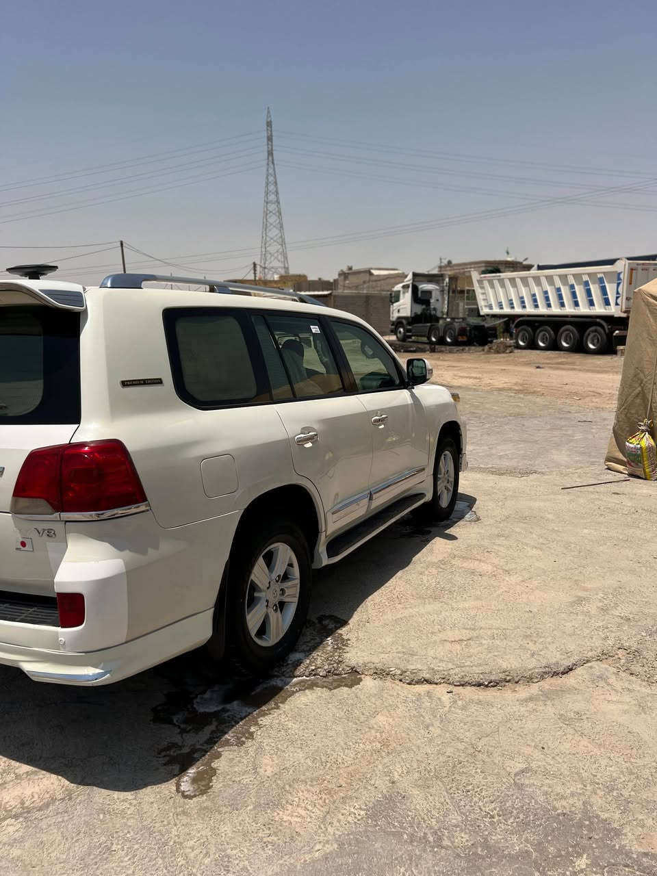 السلام عليكم بيع فقط لاندكروز جكسارة ٢٠١٠ بغداد مشروع وطني بأسمي مكفولة من الضربة والجفية صبغ حزام فقط محرك ٨ سلندر كير محرك مكفول فول مواصفات تشغيل عن بعد السعر ٢٧٥ ومجال قليل العنوان البصرة القرنة رقم الهاتف *********** يوجد واتساب
