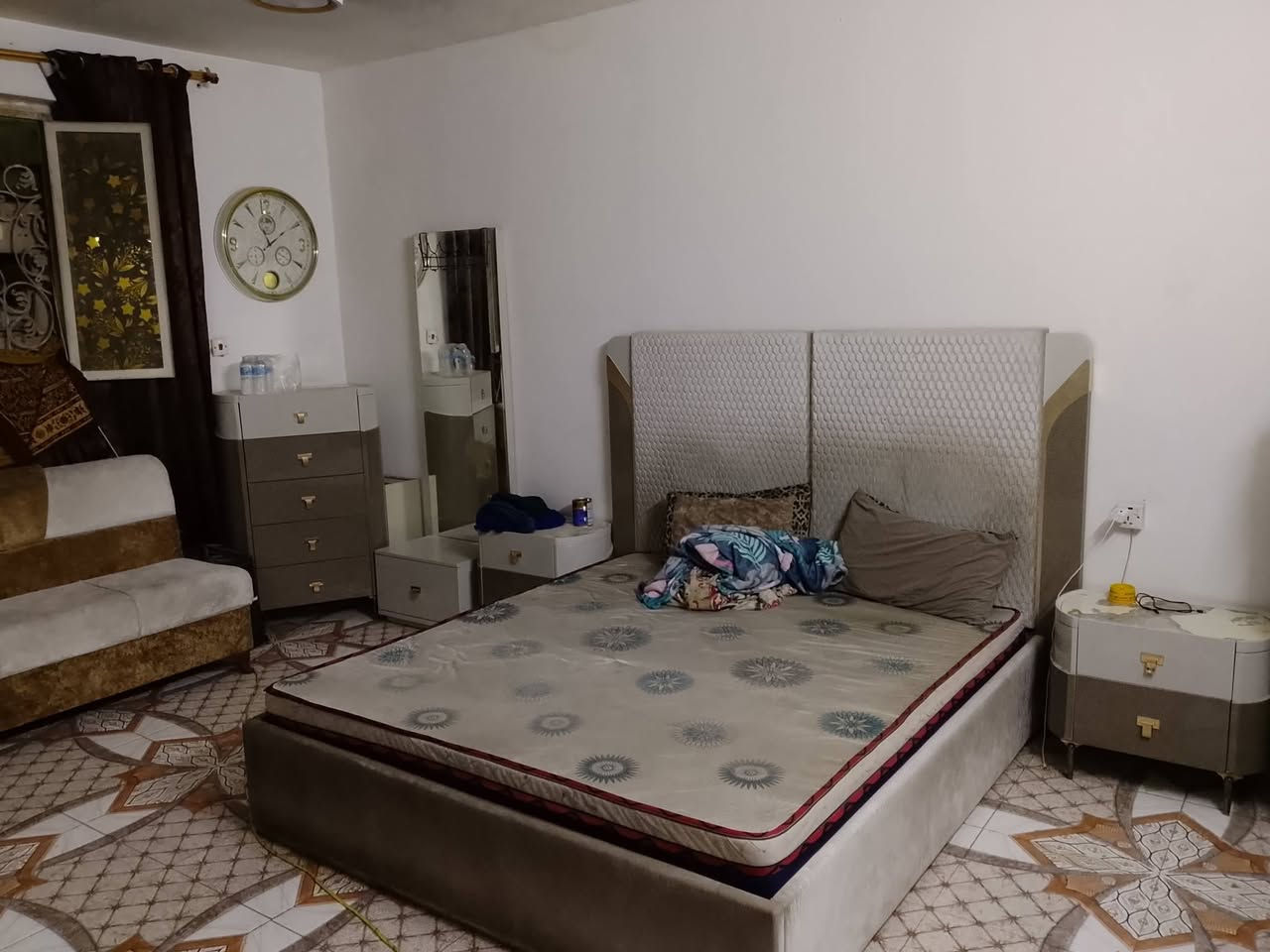 غرفه درجه اولى تركي مرمر السعر واحد ونص اللي يحب يراسلني واتساب
***********
