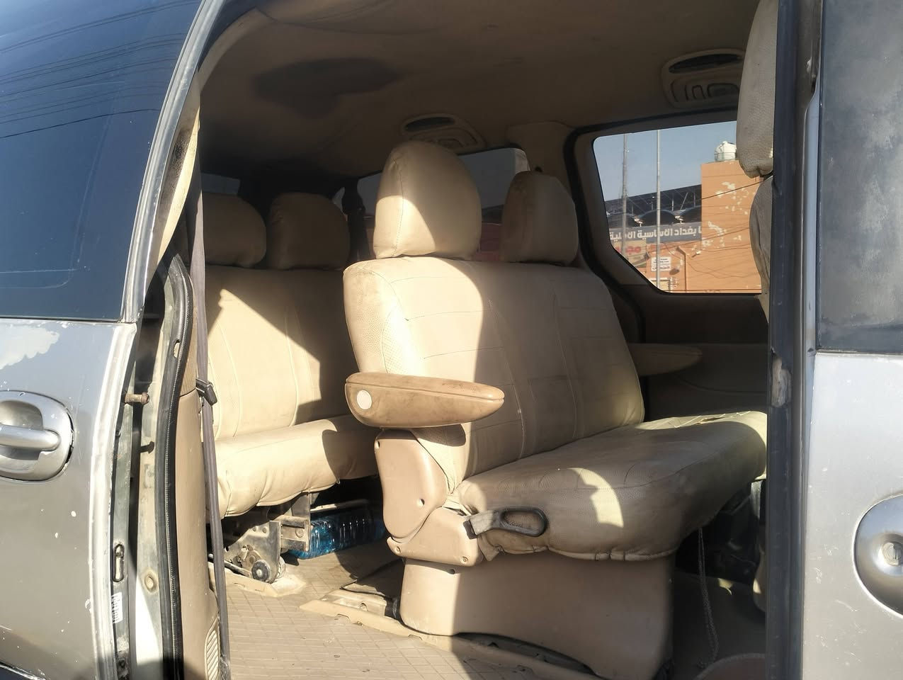 دوج كرفان
الموديل 96
كير تعليك مثل اليوكن
فئة السيارة طويله مو بتره
7 راكب
2 باب سلايد 
4 جام كهرباء
3 قطع تبريد
تخم تاير جديد 
سبير تعليك 
مسجل اواكس بلوتوث راديو
السيارة جاهزة من كلشي وبالواقع احلا 
السعر 35$
الشراي يتصل وبي خير ويدلل
***********
