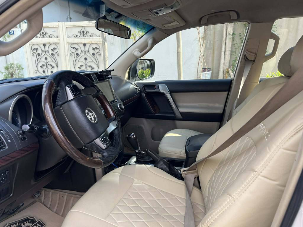 تويوتا  پرادۆ 2010  نیو چاملغی پشتەوەی بۆیاغە  مەکینەی نەکرایتەوە مەکینە بوخاری هەیە رەقەمی و سەنەوی هەزەز نوێیەی ژمارە تەلەفۆن /*********** نرخی 198 مەجاڵ أربيل, العراق
