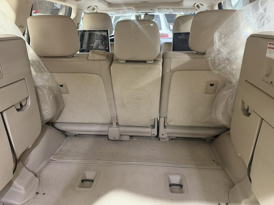 سلام عليكم لاند كروز مديل 2021 فول مواصفات كراند تورنك  كفاله عامه بدون اي ضرر اي نقص مابيها 8 سلندر جديده كلش مكان بصره ***********
