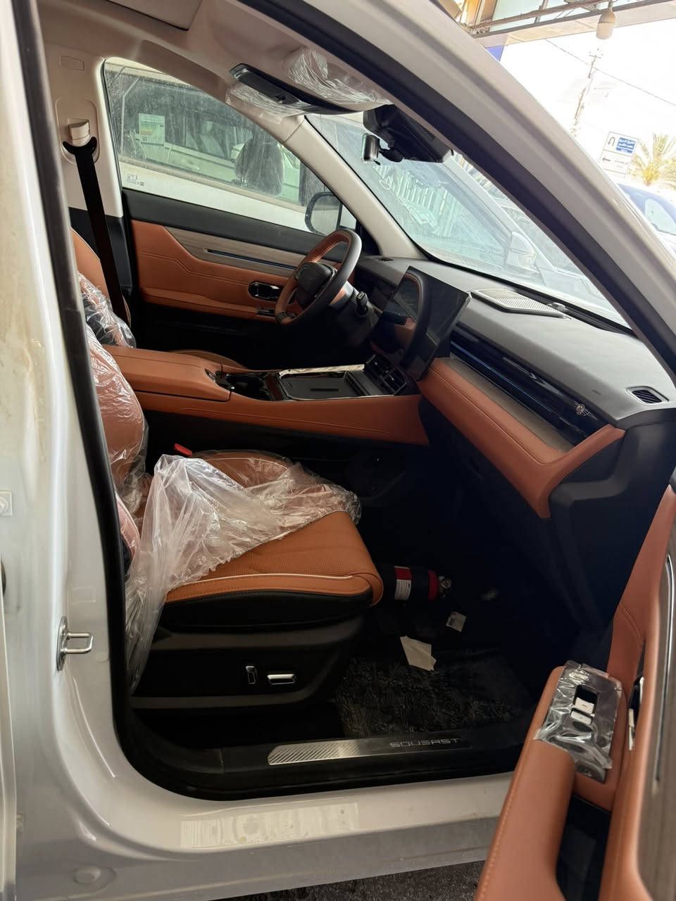 ‎سوئيست S06 1.6L PREMIUM

‎العداد: صفر كيلو متر

‎المحرك: 4 أسطوانات 1.6L  تيربو 197 حصان
‎العزم (نيوتن-م.): 290
‎ناقل الحركة: اوتوماتيكي دبل كلاتش من 7 سرعات
‎استهلاك الوقود: 8 لتر لكل 100 كم

‎الضمان الأساسي: 6 سنوات أو 200,000 كم (أيهما أولا)
‎ضمان المحرك: 10 سنوات أو 1،000،000 كم (أيهما أولا / للمالك الأول)

‎السعر: 26,900,000 دينار عراقي (بدون رقم) 

‎المواصفات:
‎*إطارات قياس 20 إنچ
‎*فتحة سقف بانوراما 1.1 م
‎*شاشة عرض ترفيهية قياس 15.6 إنچ
‎*شاشة عدادات رقمية قياس 10.25 إنچ
‎*مقصورة الركاب من الجلد الفاخر
‎*مقعد السائق والراكب كهربائي
‎*مقاعد السائق والراكب مبردة
‎*كاميرات محيطية 540 درجة
‎*مثبت سرعة مع رادار تفاعلي 
‎*نظام مراقبة النقطة العمياء 
‎*نظام تحذير مغادرة المسار
‎* نظام المساعدة للبقاء في المسار
‎*نظام الكبح التلقائي في حالة الطوارئ
‎*نظام القيادة شبه الذاتية
‎*نظام الفرامل اليدوية الاوتوماتيكي Auto hold 
‎*نظام التحكم بنزول المنحدرات
‎*حساسات أمامية
‎*حساسات خلفية
‎*نظام التحذير من التصادم الأمامي والخلفي 
‎*نظام ابل كار بلاي واندرويد أوتو لاسلكي
‎*نظام صوتي متطور 8 سماعات من Sony 
‎*بلوتوث / هاتف السيارة
‎*إنارة محيطية لون ازرق
‎*إنارة ترحيبية
‎*صندوق كهربائي 
‎*المرايا الجانبية قابلة للطي كهربائياً ومدفئة
‎*مصابيح أمامية أوتوماتيكية LED مع مصابيح نهارية LED
‎*نظام التحكم الذكي بالإنارة العالية
‎*نظام تقنية الهواء بالايونات PM2.5
‎*فلتر تنقية الهواء (N95)
‎*دخول ذكي (بصمة)
‎*تشغيل عن بعد
‎*خاصية إغلاق الشبابيك وفتحة السقف عن بعد 
‎*شاحن هاتف لاسلكي سريع
‎*ماسحات الزجاج الامامي مع حساس للمطر
‎*مسند الذراع الوسطي مع ثلاجة
‎*وضعيات قيادة متعددة 
‎*نظام مراقبة ضغط الإطارات
‎*وسائد هوائية امامية وجانبية عدد 6

‎للمراجعة والاستفسار:

☎️***********
☎️***********
☎️***********
#معرض_الفرقان_لتجارة_السيارة
#بغداد_الكريعات_نهاية_شارع_الوقف
