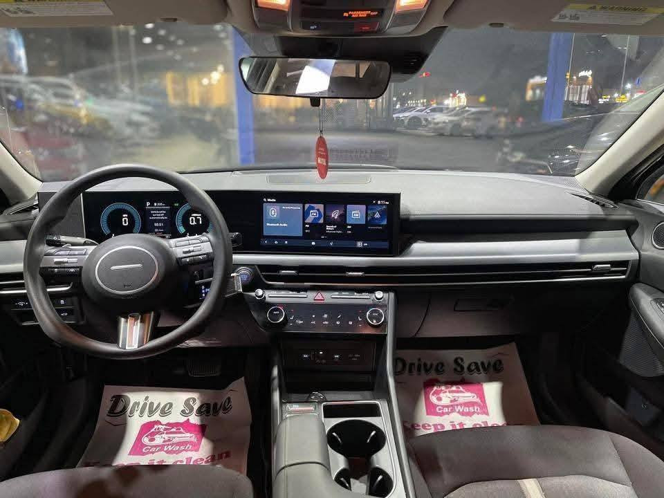 السلام عليكم 
سوناتا موديل
 2024
ماشيه 35

اللون اسود 
مواصفات
شاشه 
كامره
لايت عدسات
بصمه
رادار امامي
رادار خلفي
رادار جانبي
لد امامي خلفي
ويل كب
تنبيه خروج عن المسار
تحديد مسار 
فول تحكم ستيرن
كشن السائق كهرباء
تدفئه بالكشنات
داخل  اسود
شفتات 
كير تعليك
تبريد بيانو لمس
ترحيب عند الاقتراب
تشغيل عن بعد
محرك 2500✈️
صور الحادث بالمنشور 
الحادث سطحي 
بدون اي دواخل شاصي اللغد والايرباك والكير والمحرك كلهن مكفولات 
صور امريكا بالمنشور
للاستفسار ***********
الموقع نجف
رقم بغداد دولي باسمي
