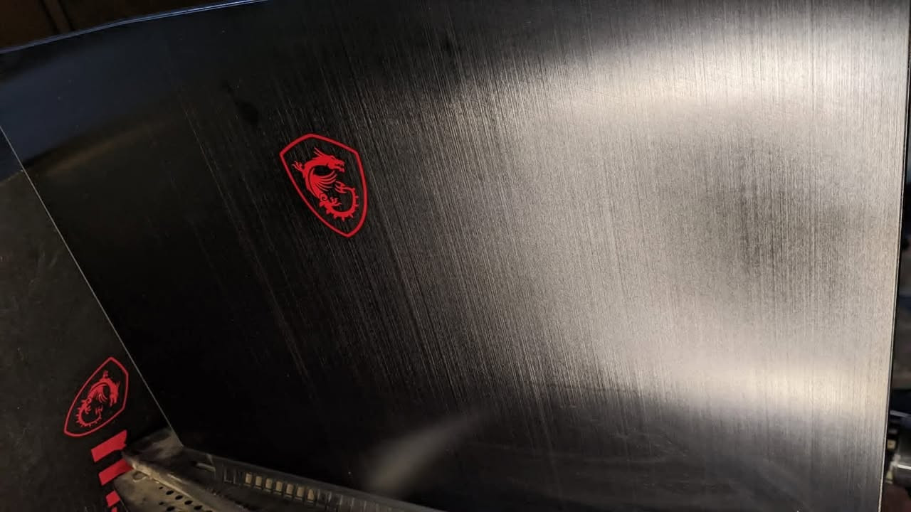 السلام عليكم شباب
عملاق الكيمنك من msi اللون الاسود والاحمر
الجهاز نضافه جدا عاليه بدون اي خلل او اي ملاحضه 
ياتي بالعتاد الاتي

شاشه 15 انش بمعدل تحديث 144فريم حواف نحيف بخواص low blue 

معالج خارق من اننتل
core i7-12650h - 5.1GHZ BOOSTED 
الجيل الاثنا عشر فئه H الاداء الثقيل

كرت الشاشه المنفصل احترافي من 
RTX 4060 - 8GB \ FRAME GEN + DLSS 4.5 

رامات سعه 16 كيكا قابل التطور 
هارد 512ام.2 قابل الاضافه

بطاريه ساعتان وكيبورد احمر ضوئي وصوت ستيريو محيطي 

اكيد الجهاز احترافي بكافه الاستخدامات 

السعر مليون و 175 الف فقط
للتواصل*********** بغداد, العراق
