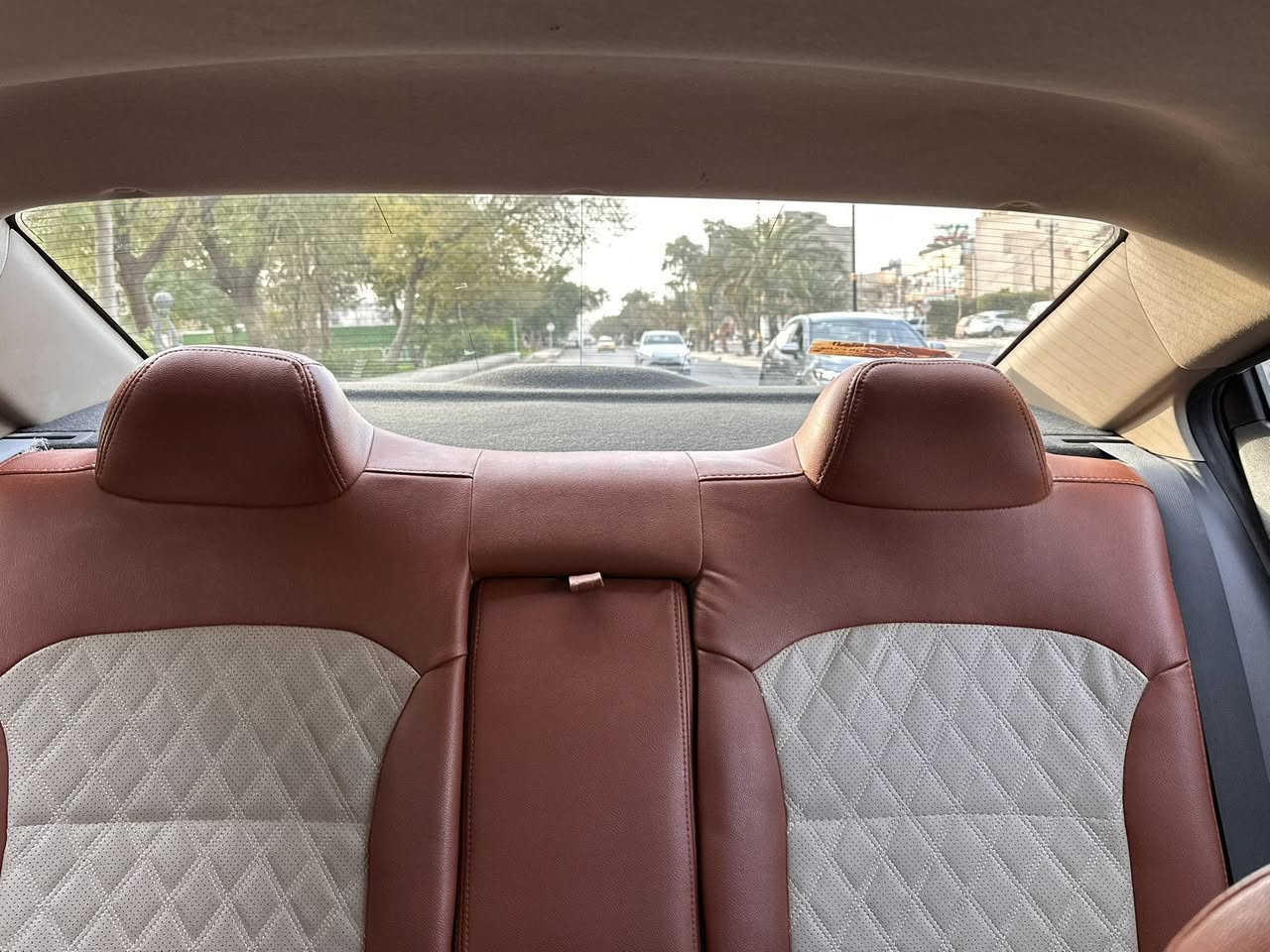 السلام عليكم ورحمة الله
هونداي النترا 2019 فول مواصفات خليجي 

محرك 2000 دوش   كير AT مكفوله من كير محرك كشر تبريد صدر كله جديد 

ماشيه 66 الف حقيقي 

بيها تبديل دعاميه اصليه إماميه مال تفصيخ 

سببها طخه من ابو تكتك والتصوير موجود 

السياره بأسمي ومكاني بغداد ساحه عدن قرب جسر ساحه عدن 

السعر 158 ورقه وبيها مجال قليل 

***********
