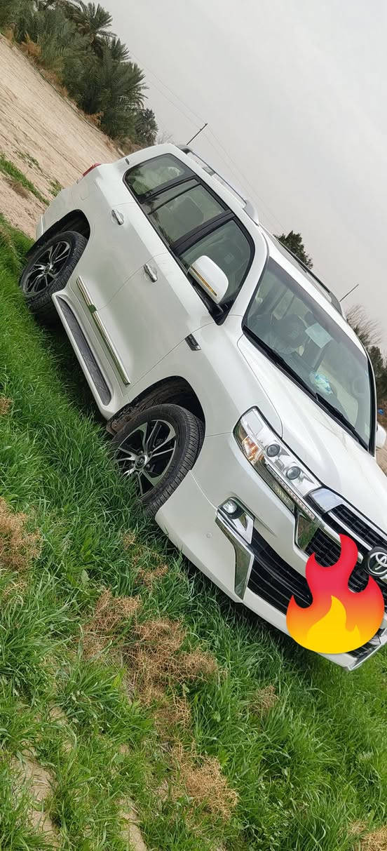 السلام عليكم لاندكروز 2020 6سلندر..
ساز رقم بغداد الجديد  تحويل مباشر سياره جديده وما متعوبه مكفولة كفاله عامه من كلشي للاستفسار ***********
