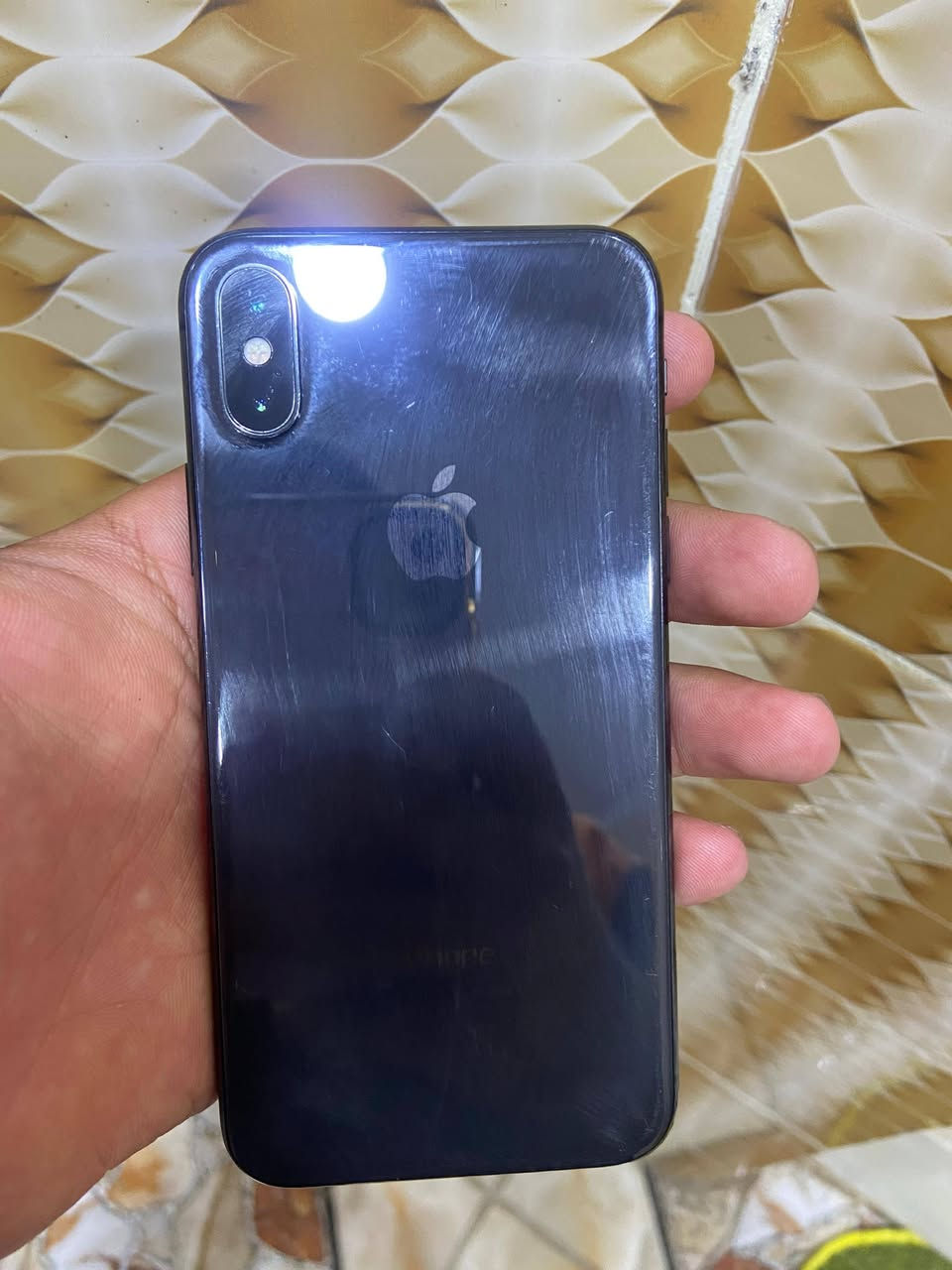 سلام عليكم جهاز ايفون اكس للبيع جهاز نضيف استخدام شخصي كللشي شغال حته فيس ايدي شغال  مبدل  بطاريه فقط نسبه بطاريه 93 جهاز شحنه يخبل ومكفول من كلشي  مكاني ابو الخصيب حمدان الأستفسار اتصل ع رقم ***********
