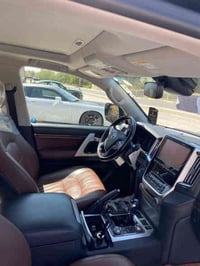 تيوتا لاندكروز 2021 ( V.X.S ) فول جكات  ساز  محرك 8 (5.700) ليكزز مواص...