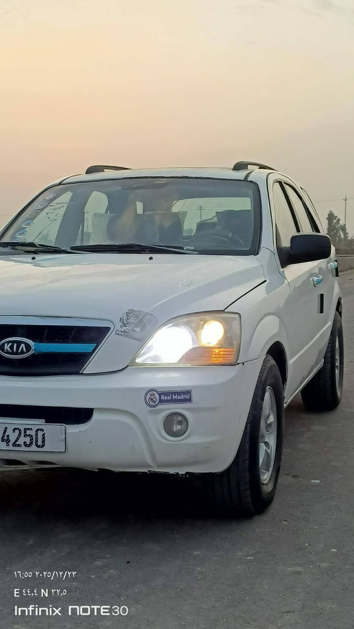 كيا سورنتو موديل 2009 وارد خليجي مكينه وكير وحداديه بالكارتون سياره جديده كل نقص مابيه مكينه ناعمه لاتبخير ولاء تنقيص سياره مال جناي الف ماذب عليه غرفه جديده شاشه جبيره  حساسات خلفيه  رقم نكليزي  مشروع وطني تحويل مباشر  مكينه ٦ سلندر سياره متجايه صفحة وحده فقط مكفوله سعرها 74  وبيه مجال هذا رقمي *********** مكاني بلحله مركز المدينه  بيع مستعجل شراي يتصل وبيك خير وتدل
