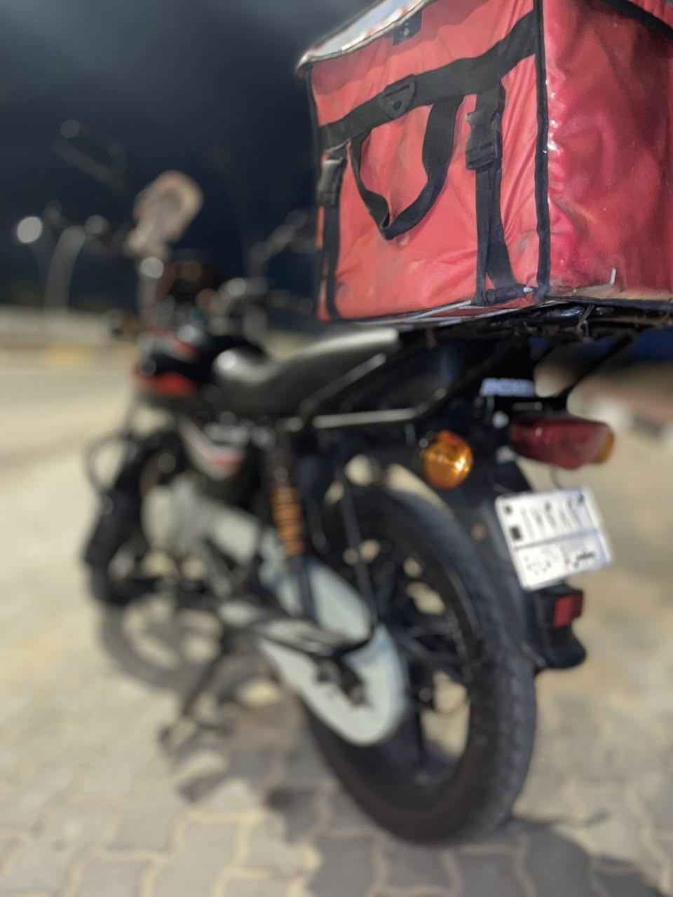 سلام عليكم دراجه بوكسر مديل 2021رقم وسنويه للبيع
دراجه حلوه كلشي بيها شغال وما بيها اينقص مجفته تجفيت شركه بدلت ولفات وزنجيل يم علي الصبيحاوي  ودراجه خير من الله 
السعر:1900وبيها مجال حك الجيه 
مكاني بصره قبله حي المهندسين
رقمي للتواصل :***********
