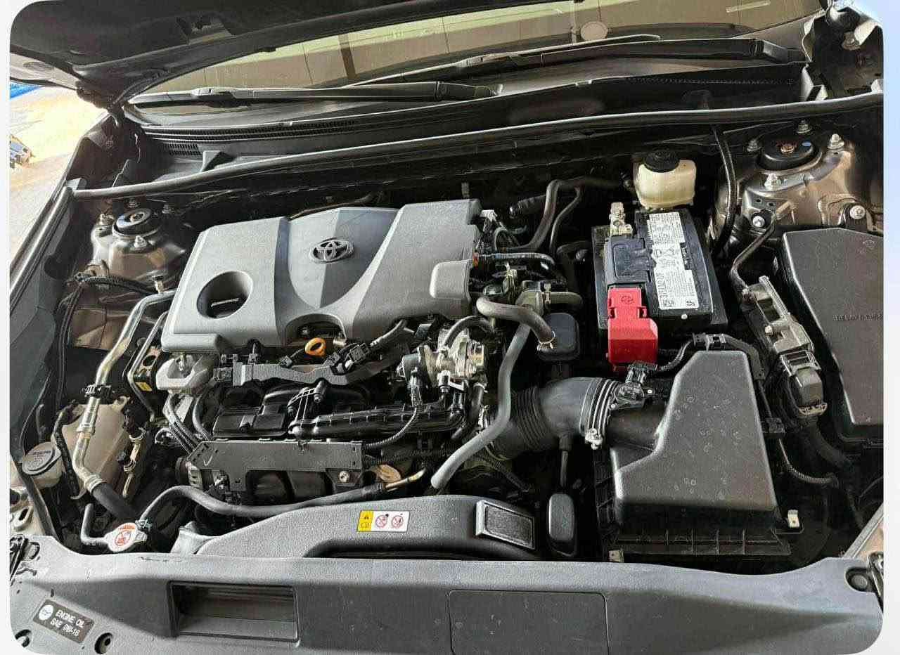 🚘 تويوتا كامري SE موديل 2025 (وارد أمريكي)
المواصفات العامة:
 الفئة: SE
 اللون: نفطي (مميز)
 المسافة المقطوعة: 48,000 ميل
 الموقع: دهوك - زاخو 📍
🛠 حالة السيارة (الضرر والصبغ):
 الضرر: ضرر سطحي بسيط جداً في أمريكا.
 الصبغ: صبغ الصندوق (الجنطة) + بخ جاملغ وباب أمامي جهة الراكب (نفر).
 الإيرباكات: سليمة تماماً (بدون فتح إيرباك).
✨ المواصفات والأنظمة المتوفرة:
 شاشة عرض كبيرة + كاميرا خلفية عالية الدقة.
 رادار أمامي مانع للاصطدام + نظام تحديد الحارة (الحفاظ على المسار).
 3 وضعيات قيادة: اقتصادي (Eco) / عالي الأداء (Sport) / اعتيادي (Normal).
 تحكم كامل من المقود (استيرن).
 كرسي السائق تحكم كهربائي.
💰 السعر:
 180 ورقة (18,000$) وبها مجال بسيط للشراي.
📞 للاستفسار والتواصل:
يرجى الاتصال على الرقم التالي:

*********** دهوك, العراق

