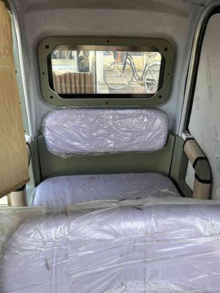 تكتك شحن للبيع 
جديده جداً جداً 
السعر مليونين و100 الف 
2 مليون و100 الف 
مكاني بغداد 
***********
