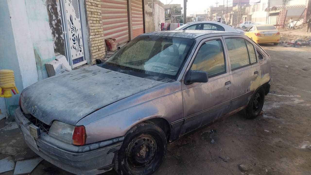 السعر ١٦ ورقه وبيه مجال بيع مستعجل
سلام عليكم سيارة اوبل كاديت

موديل 1992 كير مكينه وحداديه تايرات 

السياره حلوة السعر ١٦ ورقة وبيه مجال 

المكان الديوانيه حي الصدر الثاني 

للستفسار ***********
