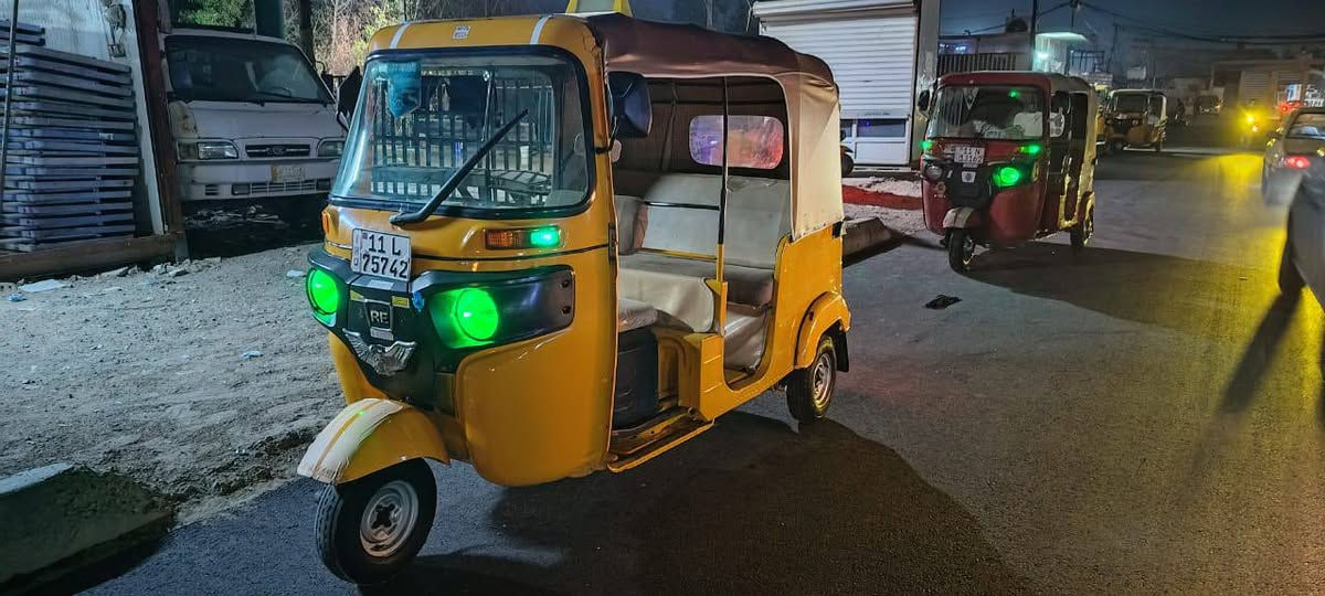 سلام عليكم تكتك 2019/11 رقم وسنويه جاهزه منيدك للشارع تكتك حلوه ومرتبه وعلى ايدي صارلها اربع سنوات ما متعوبه  معمره بس دوس وتعمير بلاد ولغد بي بارد وراشه وكامله من كهربائيات من مكينه سعر5800وبيها مجال شي قليل  مكاني بغداد العبيدي


**إذا كنت صاحب هذا الإعلان وتريد حذفه لأي سبب، رجاءا أرسل رسالة إلى الدعم الفني**