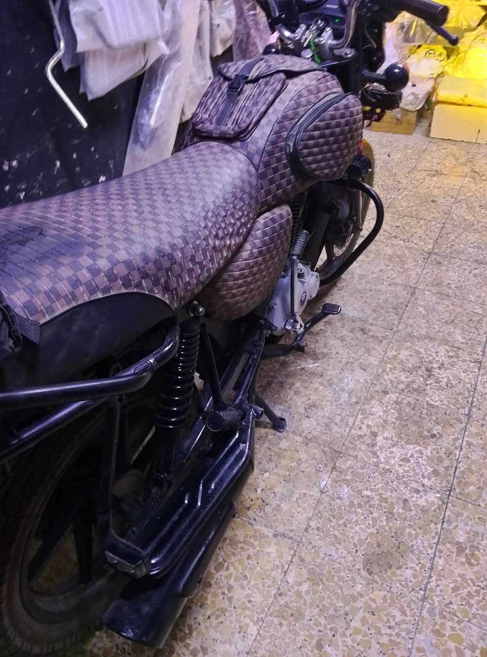 بوكسر 22 رقم وسنويه نجف 1400وبيها مجال تعمير فول بيع مال متوازي  تواصل واتساب
***********
