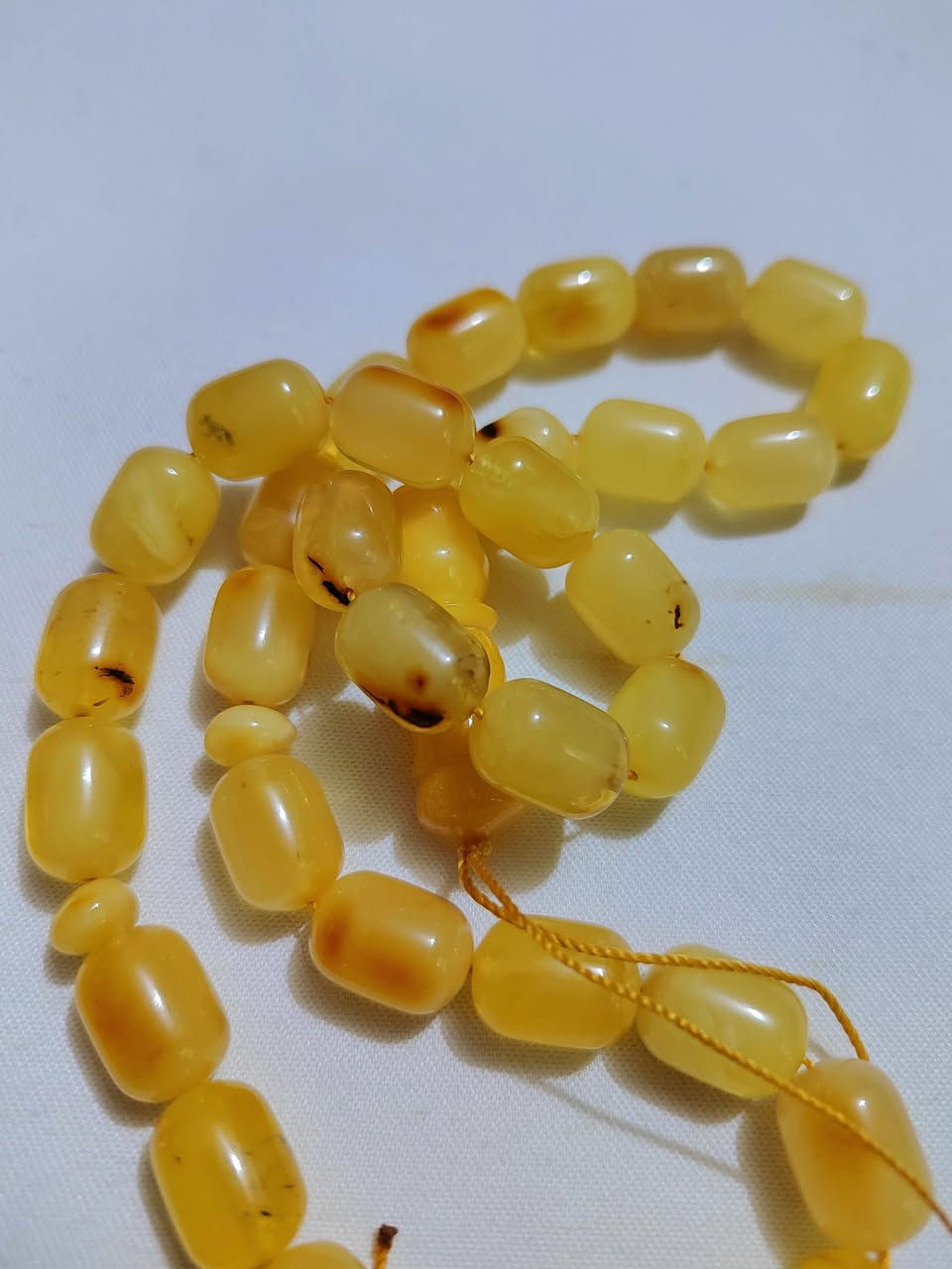 يا جمال الكهرب الحر الطبيعي البلطيقي .... سبحه بوزن 34 غم بعدد حبات 33 حبة من الجمال والنعومة والخيال وبسعر 4 الاف دينار للغرام ..... نحن نتكلم عن الكهرب الحرمستورد خصيصا من المانيا  الغير  معالج المضمون من الكبس والضغط  للاتصال على الخاص او بالرقم *********** يوجد توصيل داخل وخارج العراق
