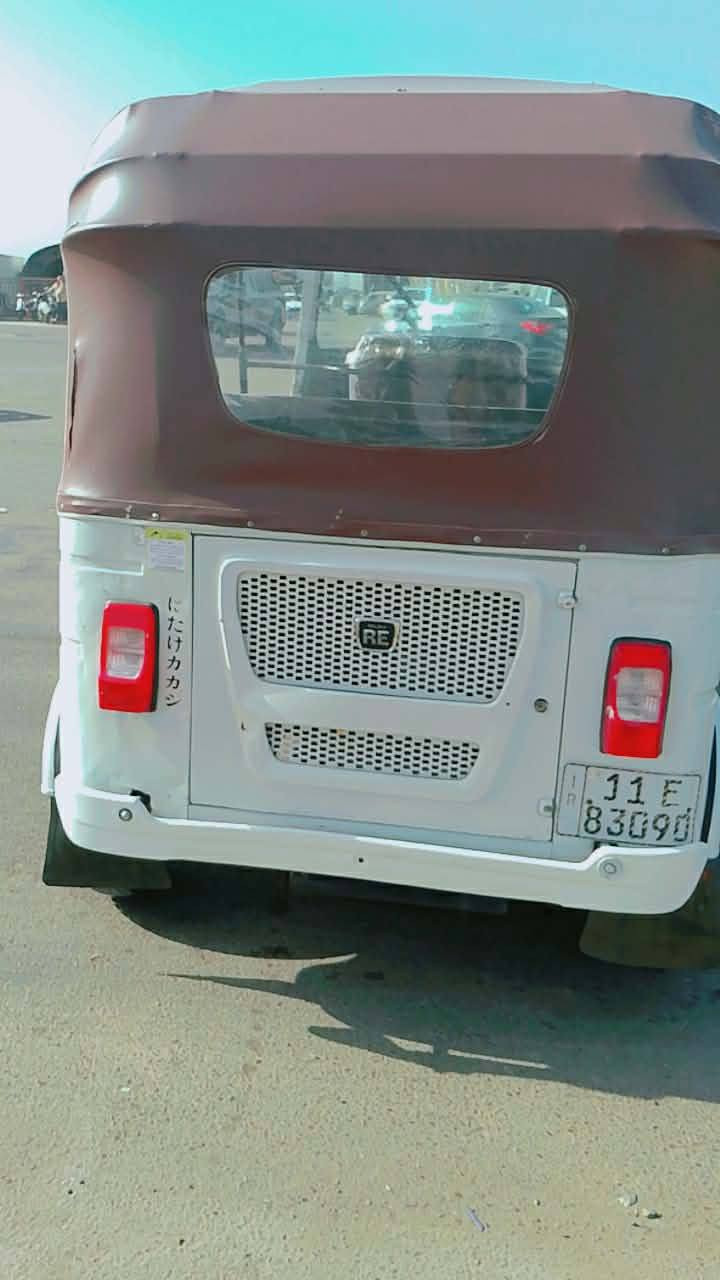 سلام عليكم تكتك 21 رقم وسنويه بيه ضربه مصفحه وضربه بلغد البغاي مكفول سعر 7500 مكاني بل زعفرانيه واذه رقمي ***********
