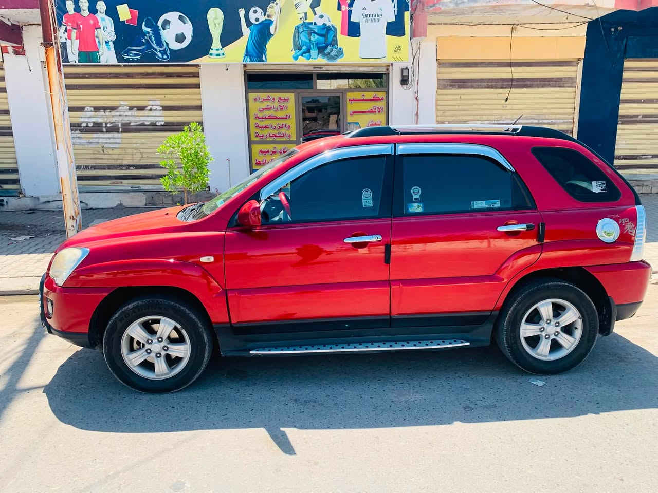 السلام عليكم 

كيا سبورتج 
موديل 2009
فول مواصفات TLX فول عدا الفتحه 
كراسي جلد +تدفئه 
ويل كب 
أربعه دسك 
شاشه وكامره 
وبعد بيها هوا مواصفات 

كير محرك شرط محرك ٢٠٠٠دوش

مكاني صلاح الدين بيجي 

السعر ١١٦وبيها مجال حك جيه 

***********
