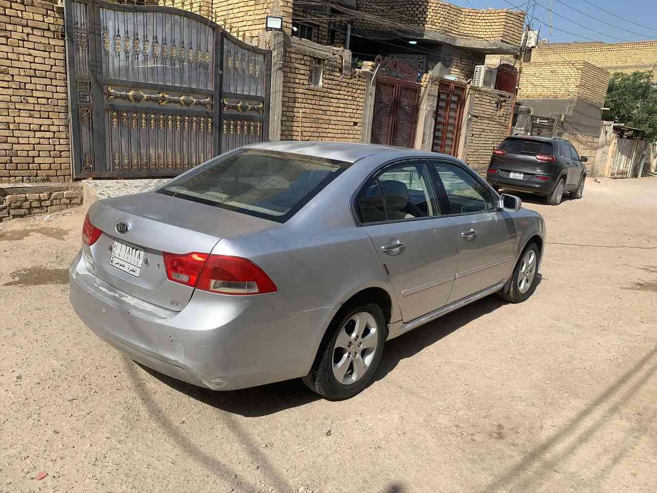 السلام عليكم كيه اوبتيما 2009خليجي 
مكفولة كفالة عامه صبغ وتبديل وضربه 
فول مواصفات عدا البصمه اشاير بالمري تحكمات ستيرن حساسات برده خلفية 
سيارة جاهزه محرك وكير ،حدادة جديدة 
مكان السيارة الناصرية 
السعر 113وبيها مجال 
***********
