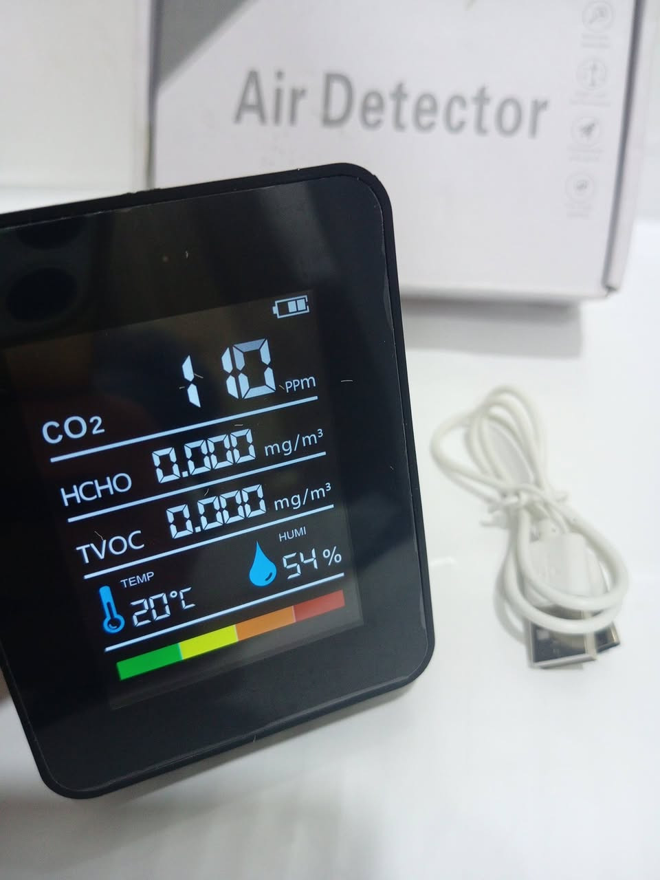 متوفر الآن 🌹 

جهاز كشف جودة الهواء هو كاشف متعدد الوظائف لمراقبة البيئة الداخلية.
قياسات متعددة: يقوم بقياس مستويات ثاني أكسيد الكربون (CO2)، الفورمالديهايد (HCHO)، والمركبات العضوية المتطايرة (TVOC). 
ظروف البيئة: يعرض درجة الحرارة ونسبة الرطوبة بدقة. 
شاشة عرض: يحتوي على شاشة ملونة كبيرة لعرض البيانات بوضوح مع نظام ألوان لتفسير الجودة. 
تصميم مدمج: يأتي الجهاز مع كابل شحن، وهو مصمم للاستخدام المكتبي أو المنزلي. 
بسعر فقط 20 الف سعر ثابت 
توصيل لكل العراق 5


**إذا كنت صاحب هذا الإعلان وتريد حذفه لأي سبب، رجاءا أرسل رسالة إلى الدعم الفني**