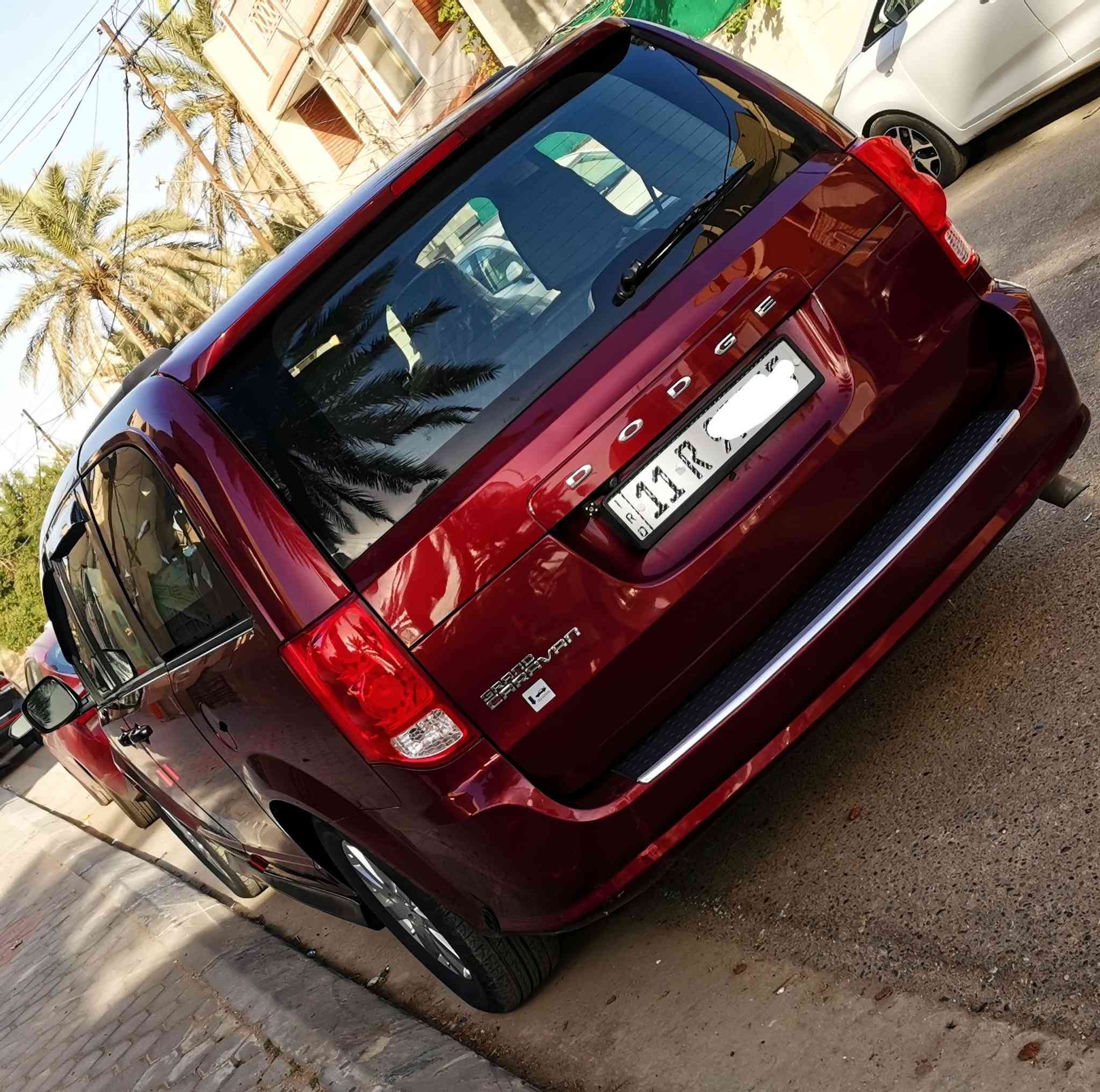 سيارة دوج كرفان سبعة راكب موديل 201‪8 رقم بغداد انگليزي بأسمي المداور بيومه لون ماروني كرزي ميتاليك  نظيف جدا مزودة منظومة غاز 80 لتر يعني انسه صرف البانزين وانسه استهلاك الدهن للسفر للخطوط وللداخل
كراسي منفصلة سياحية شاشتين كبيرين  (سقف وشاشة دشبول). كامرتين أمامية وخلفية السيارة ويل كب حتى السبير 
گير ومحرك ممتاز وثلاث قطع تبريد 
موجودة في كربلاء السعر 177‪  $   
 الحادث من الوارد الأمريكي بسيط مقدمة جاملغ أمامي  أيسر و بنيد   وموضح بالصور
ثلاث قطع تبريد الأبواب ميكانيك والجام كهربائي السيارة مال جناي نظيفة جدا ماشية 79 وبالعافية على الي تصير من نصيبة
للاتصال والاستفسار عن باقي المواصفات 
***********‪ 
*********** واتساب كربلاء, العراق
