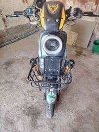 شباب للبيع موديل ٢٥ مكفول عده بطاريته ضعيفه المحاويل 07807318141 السعر...