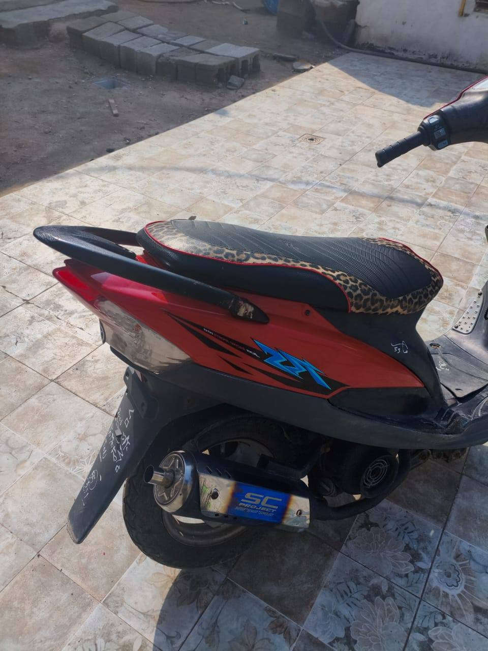 سلام عليكم شباب ماكس عدله للبيع مختمه الدراجه خير من الله شلعه ومعدل ومكينه ناعمه الدراجه مبدل بس بوشه 55ولفات الابلاد الدراجه كامله من كلشي كلوبات اشاير سلف السعر 650وبيها مجال للطيبيب هذه رقمي ***********
