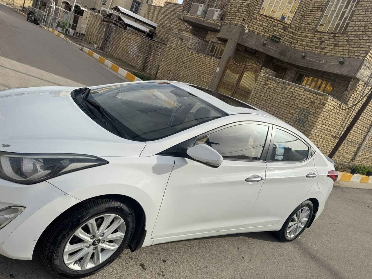 النترا2015  خليجي 1800 السياره جاهزا من تبريد حداديه  سياره بيهه قطعتين فقط لاستفسار عله هاذا الرقم ***********
