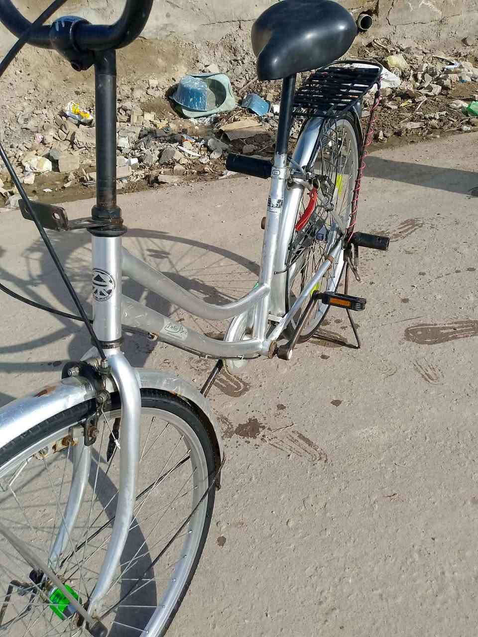 سلام عليكم باسكل موديل 2017 اللون رصاصي سعر 90 وبي مجال بسيط رقم ***********
