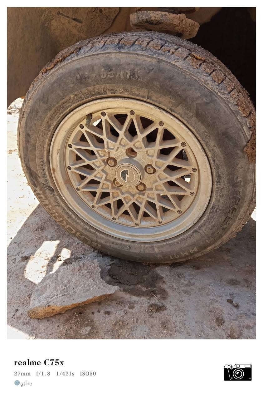 سلام عليكم كير ومكينه وبل وتماتيك سياره شغاله شهرين  من طفيته كير ومكينه سليمات تاير ويل مال وبل اصلي لوي دبلات اكسن ادرايمات كاردن  للبيع *********** مكلف بل نشر
