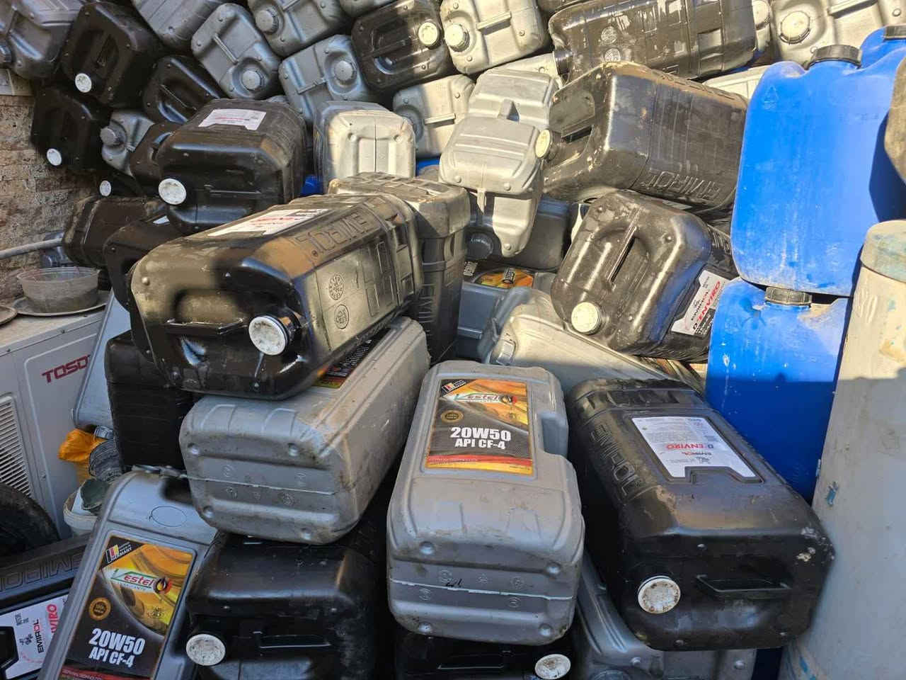 #مجمع ايليا للتجاره العامه _🥶
🔘 عرض خاص جدااااااااا وبسعر رائع 
تصميم أنيق وكفاءة عالية. متوفرة في مجمع 
• 
ـــــــــــــــــــــــــــــــــــــــــــــــــــــــــ
جلكانات ٣ أشكال حجم ٢٥ لتر 

اسعارنه جمله فقط  مطروح 

                        جمله  فقط 

 شكد رايد عدد موجود

شكد ما تريد متوفر عدنه  لحد 10 الف برميل وجلكانات😍
ــــــــــــــــــــــــــــــــــــــــ 
،،،،،،،،،،،،،،،،،،،،،،،،،،،،،،،،،،،،،،، 

للحجز اتصل بنا 📲
 ☎️ جملة خصم لاصحاب المحلات التجارية
*********** ☎️ مبيعات الجمله

المعرض مفتوح من  07:00 ص الى 7:00 م
ولجميع الايام 

العنوان (بابل / حلة / شارع 80 )

العنوان (بابل / حله /   يم شركة الرنا ( المخازن )
#مجمع ايليا للتجاره العامه حلة, بابل
