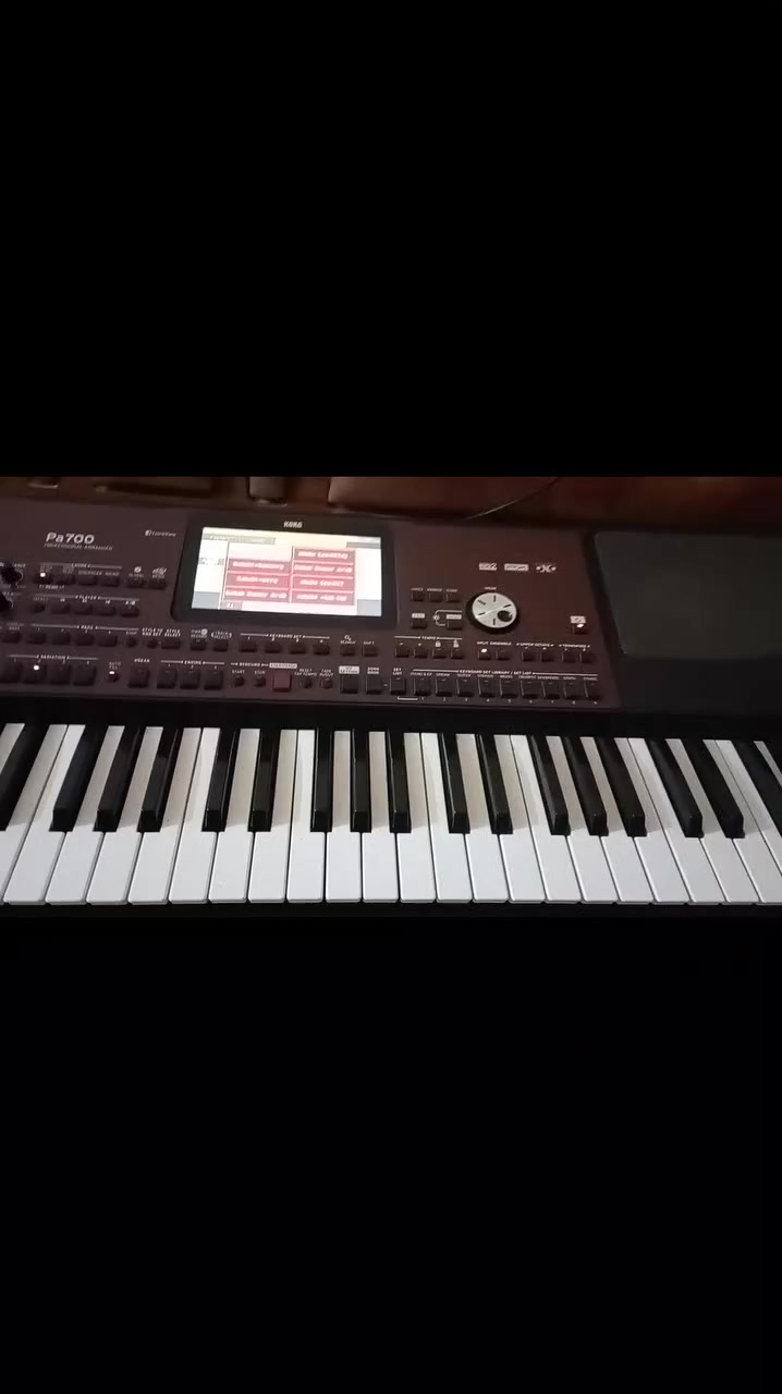 السلام عليكم جهاز اورك HD700للبيع
جهاز لوك نضافه 100/100 
جهاز مال بيت 
بيه برامج فول 
عنواني بابل الحمزة الغربي 
رقمي ***********
