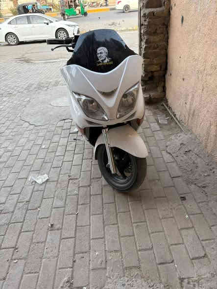 السلام عليكم دراجه فورزه 0/9  مكفوله كفاله عامه شلعه ومعدل تخبل لون ابيض صدفي ماشيه 31  واني خادم العنوان السعر خاص اتصل وتشلع عيوني بغداد مدينة الصدر رقم ***********
