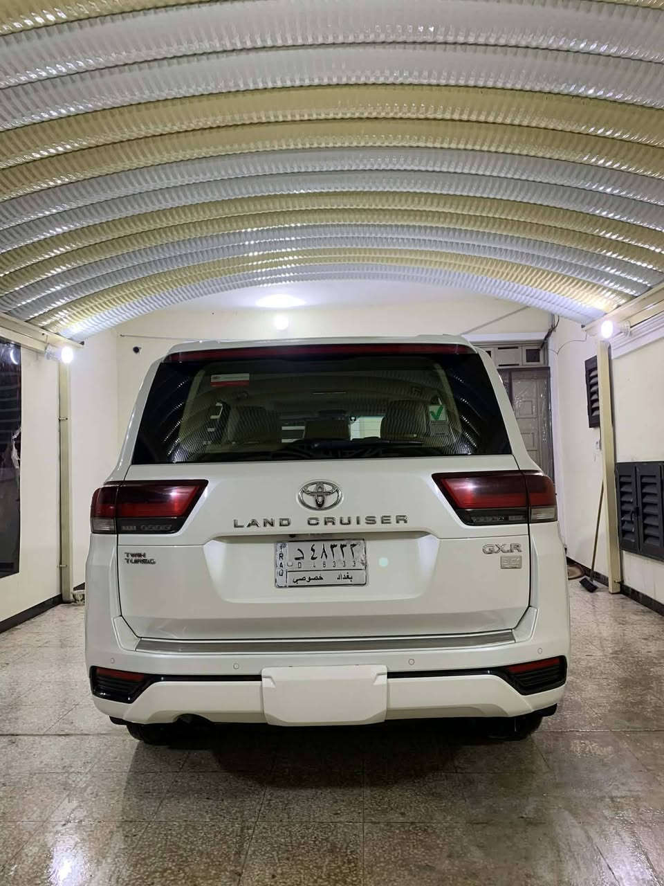 سلام عليكم عندي سياره البيع لاندكروز مديل 2023 سياره تونتربو جديده وحلوه فول موصفات عنوان بغداد ولشراي يتصل عل رقم ***********{{{{السعر565}}} سياره بيه طخ بسيطه رقم بغداد ماشيه 30 الف
