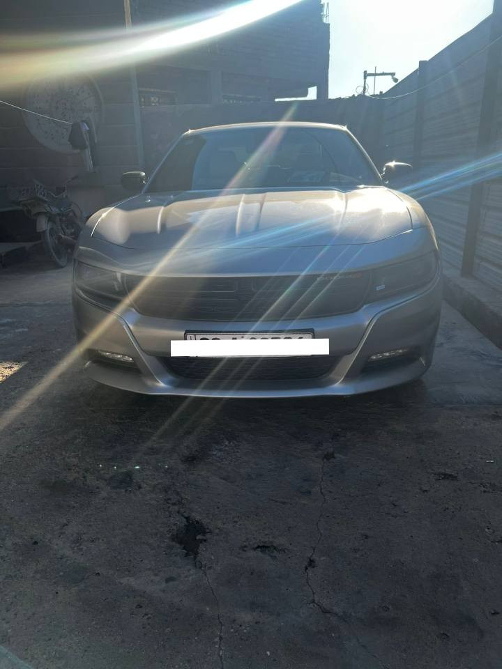 السلام عليكم جارجر موديل 18 رصاصي ماشيه 130 حقيقي اس ار تي بيها قطعتين جاملق وبنيد فقط للبيع او مراوس جارجر أو أوباما لون أبيض *********** بصره مدينه هوير
