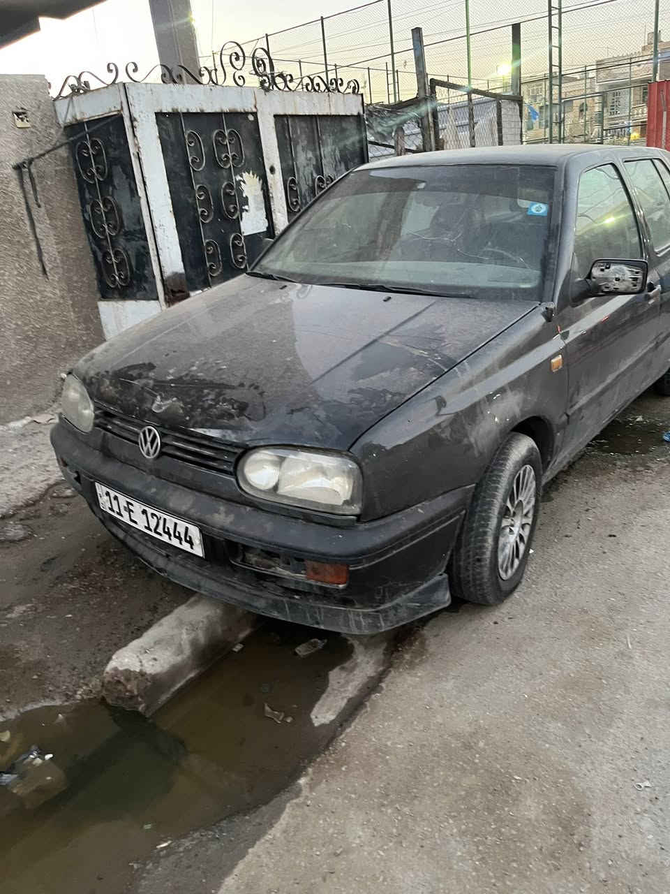 سلام عليكم
كولف موديل 1992 للبيع 

محرك ١٨٠٠ نضيف 

كير اوتو عاطل ما اعرف شبي 

صدر نضيف بيه بعض نقوصات يرادله ترتيب 

سياره باسمي رقم بغداد جديد 

مكان بغداد جديده 

*********** 

سعر ٣٨ و بيه مجال
