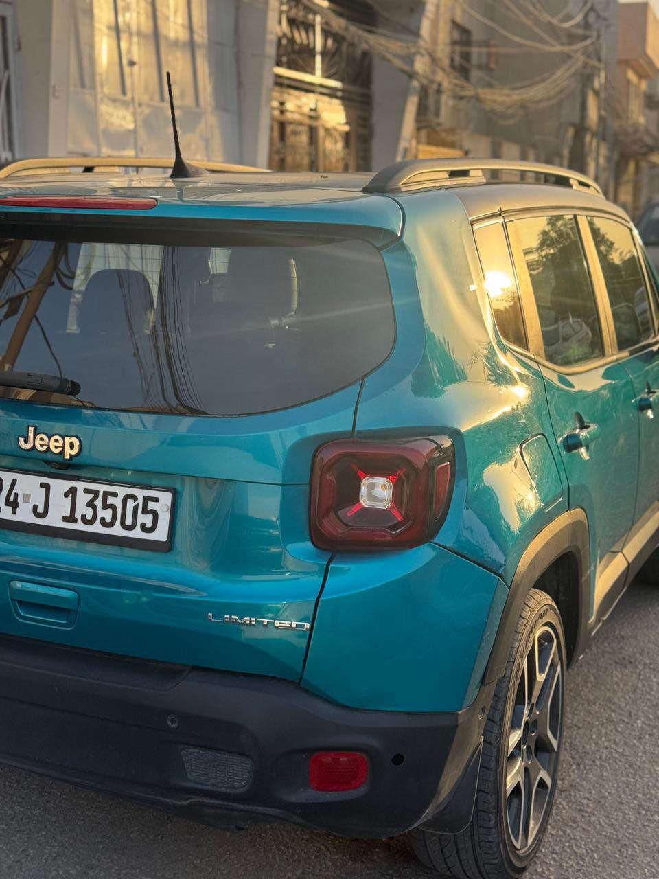 سلام عليكم جيب رينكد موديل 2020 محرك 2000 تيربو رقم دهوك تحويل او وكاله الحادث باب الصندوق مبدل نفس اللون السياره فول مواصفات بصمه تشغيل عن بعد بتحه جلد رادارات شاشه كبيره فور ويل لد امامي و باقي المواصفات 
السعر 135 ورقه مكاني كربلاء 
***********
*********** كربلاء, العراق
