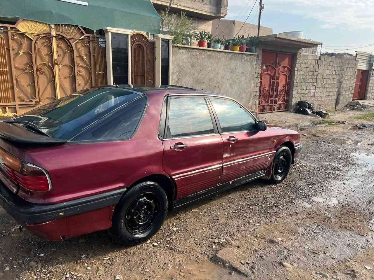 السلام عليكم 
#للبيع مستعجل ،  سيارة متسوبوشي گلانت موديل ٩٢ ، رقم نينوى الماني شرط التحويل والوكالة ،  گير ومحرك شرط ، گشرها شوف العين  ،  سنوية لـ ٢٠٢٨  ،  كهربائيات كاملة ،  السعر ٢٥ وبيها مجال 
للاتصال: 
كورك:  *********** 
اسيا: ***********
او مراسلة على الواتس اب
