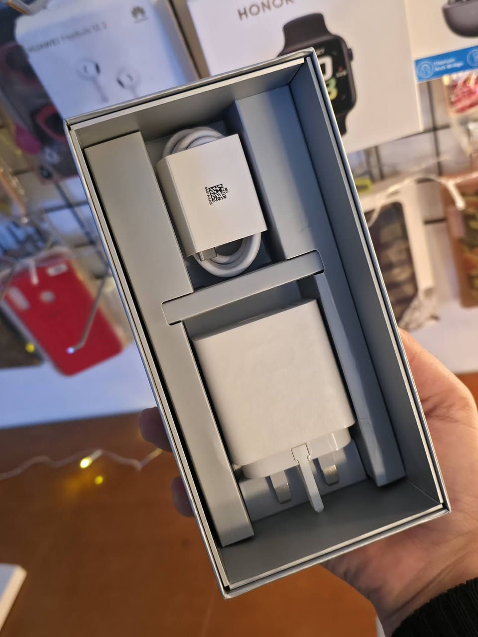 هونر ماجك 8 برو للبيع
ذاكرة 512 
عشوائيه 12+12

جهاز اوبن بوكس 

كامل ملحقات غير مستخدمه 
شاحنه كيبل كفر باكيته

السعر مليون و175 قفل

يوجد توصيل لجميع محافظات العراق 
للحجز راسل الصفحة 
واتساب ***********

صفحة تتوفر بيها الأجهزة المتوفرة https://t.me/mohamd_phone
#هونر #للبيع #توصيل_لكل_العراق #العراق #مستخدم
