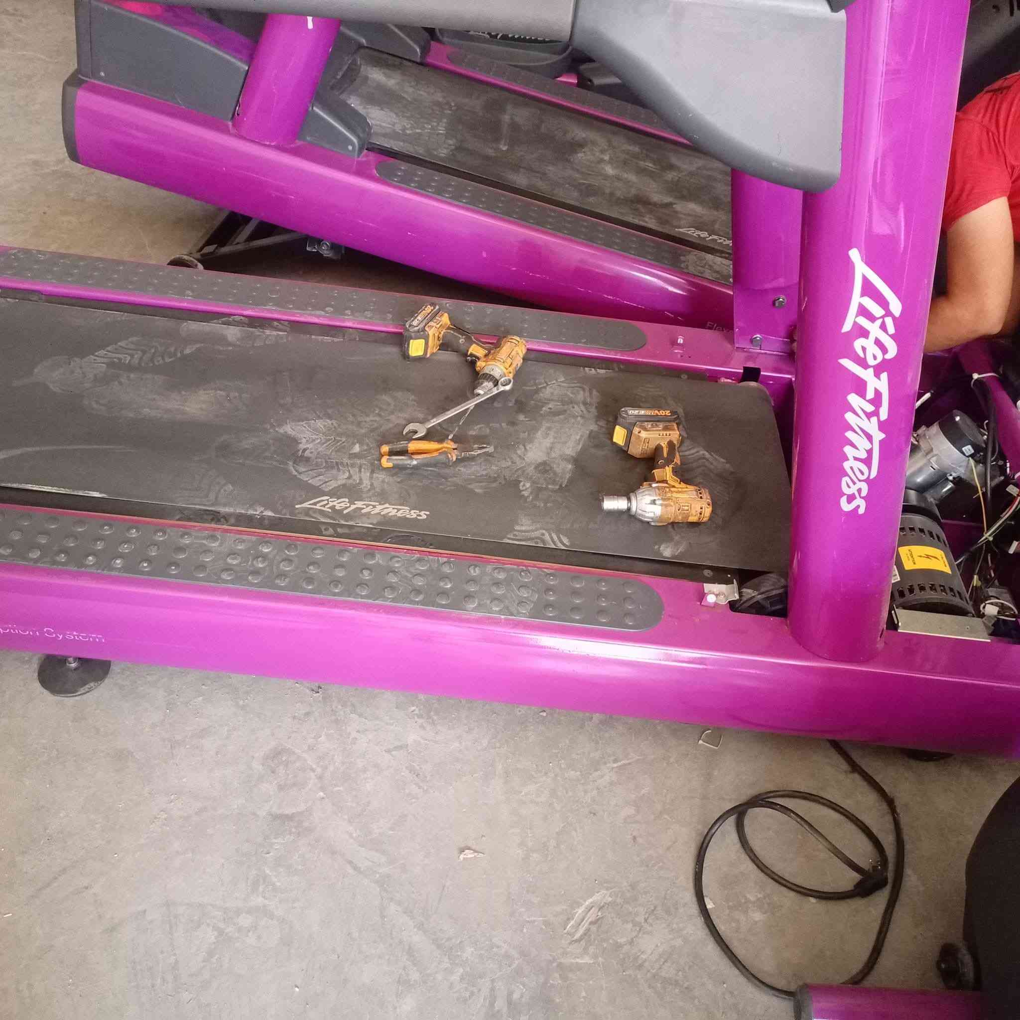 ع بركة الله يوجد جميع الأجهزة الاي فتنس
اسعار جملة ومفرد

 يوجد لدينا جميع قطع غيار اصلي من الفورميك والقايش والإسلاك وغيرها 

يوجد لدينا تجهيز قاعات رياضية بكل انواعها

يوجد توصيل لكافة محافظات العراق

 للاستفسار خاص او ع الرقم الحالي 

***********
