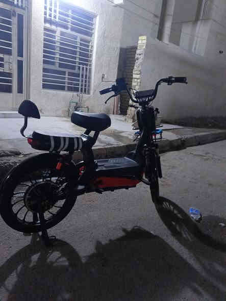 دراجة شحن للبيع مستعمله اقل من شهر
اربع بطاريات السرعة 46حقيقي 3سرع بس نقص اشارات امامي السعر 400وبيها مجال 
للاتصال *********** (أو واتساب)
***********
