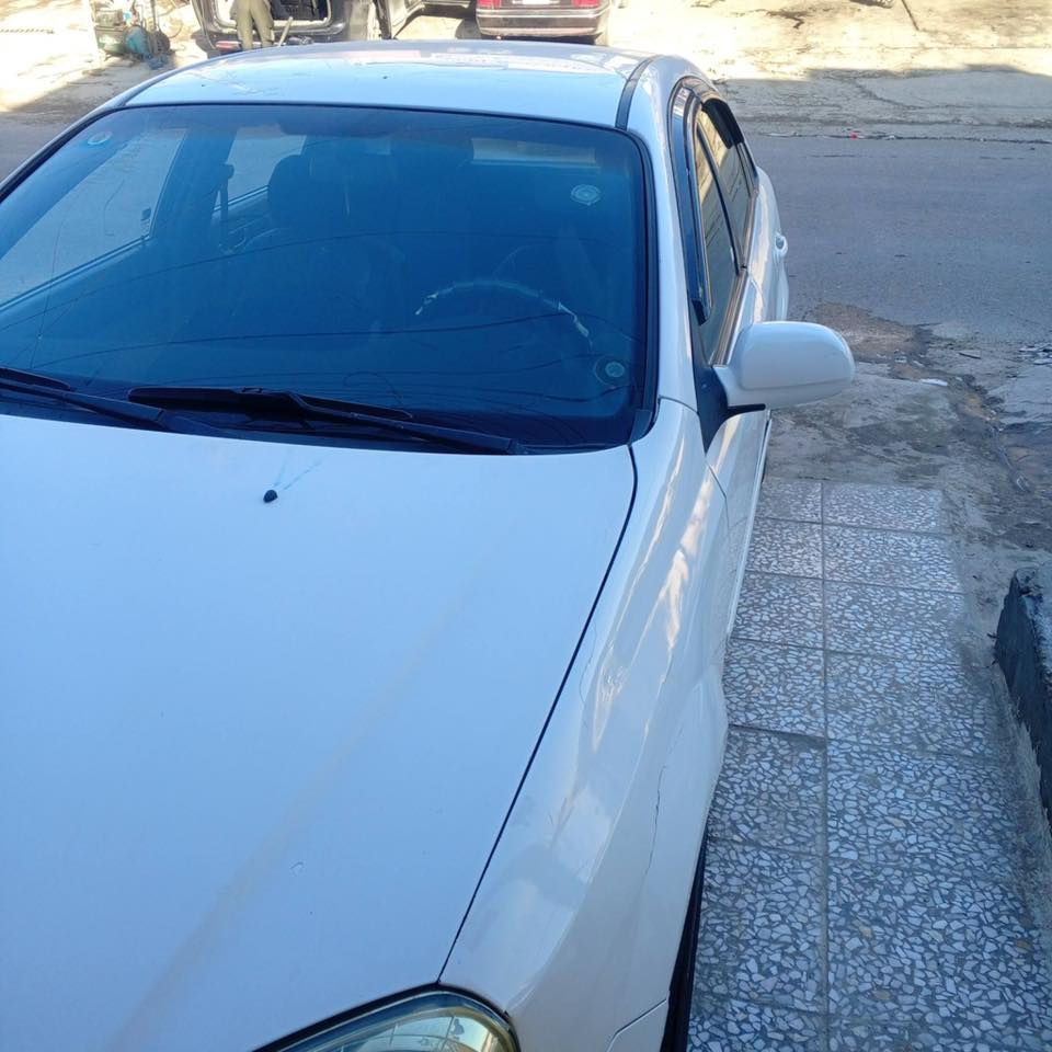 السلام عليكم سياره ابوبتره للبيع خصوصي سياره محرك وكير بلادي خير من الله اي نقص مابيه كامله مكمله تحويل ثاني يوم تخم تاير حديد ويل كب السياره كرهبائيات كامله كلشي شغال  بيه دوشمه كاعيه كشنات نضاف السياره مصبوغه حزام بدون ضربه قويه وبدون دواخل صدر امامي خلفي جديد مكاني بغداد الدوره وهذه رقمي***********
