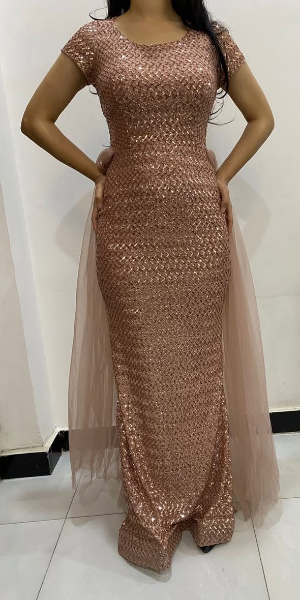 هلو بنات فساتين جديد للبيع لبستهن حتى تشوفوهن قياس الزركة٤٦ والبيجي٤٤ والخضرة ٤٢  بسعر ٣٠ عفية لاتكسرون بسعرهن نظيفات الزركة مملبوسة ابد والسترابلس ابو البلك بعشرة والبدلة ام التول وبلك ب٤٠ قياسها٣٨ تجنن  المكان كرادة اذا تحبون اكو توصيل


**إذا كنت صاحب هذا الإعلان وتريد حذفه لأي سبب، رجاءا أرسل رسالة إلى الدعم الفني**