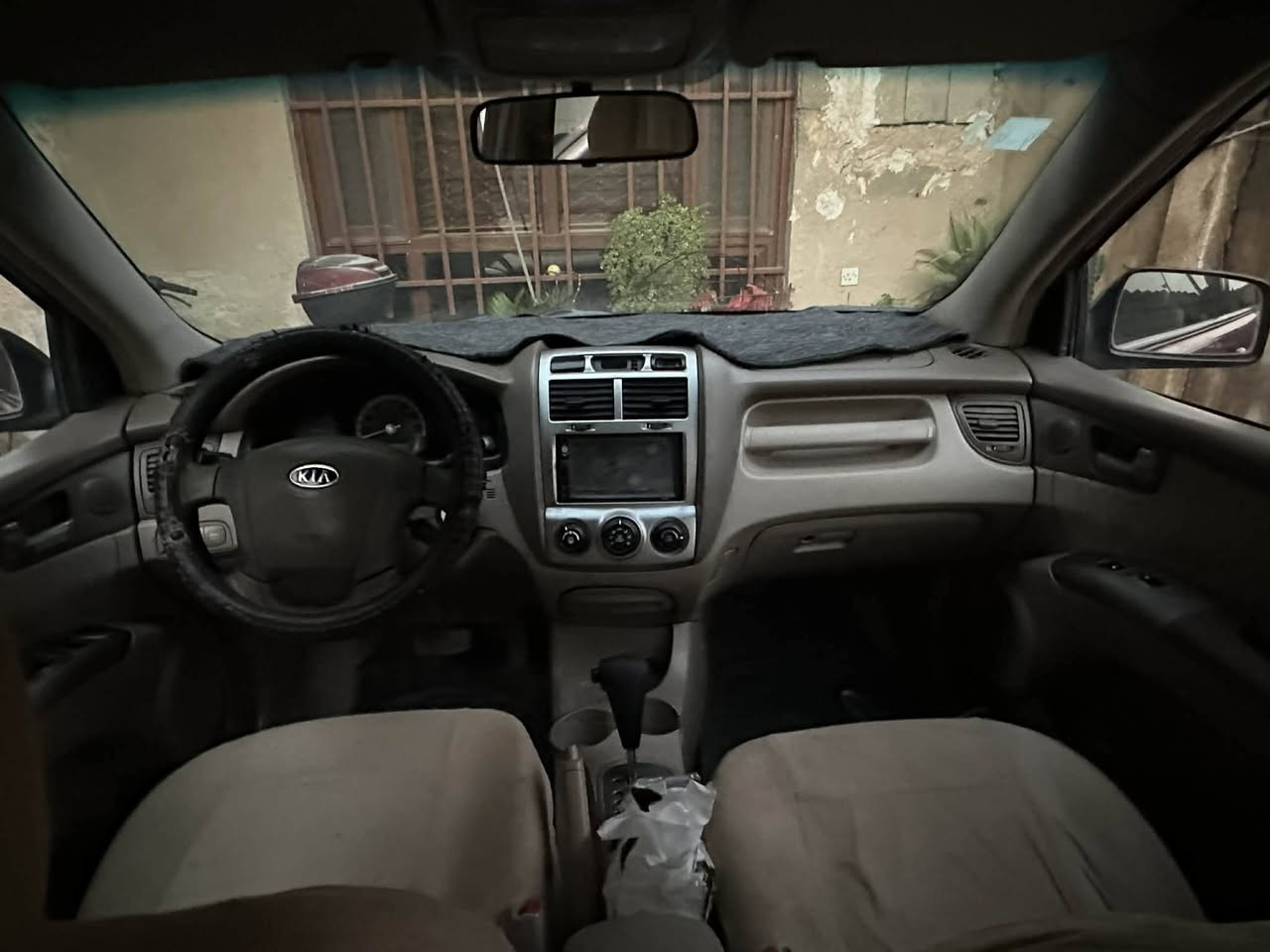 سلام وعليكم كيا سبورتج ٢٠٠٨ رقم كركوك بيها بطاقة بنزين بها قطعتين كير و مكينة وتحويل شرط رقم موبايل *********** سعر ١٠٥ بها مجال
