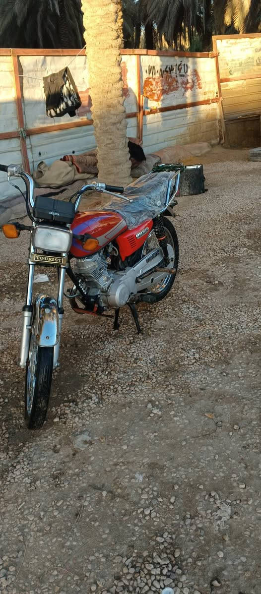 سلام عليكم دراجه اربعه كير ارشه أوراق اوصولي دراجه نضيفه فقط مكينه مفتوحه مره وحده فقط  السعر 600 استفسار خاص او رقم *********** مكاني كربلاء الحر قرب جامع علي الهادي
