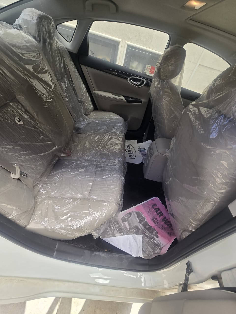 للبيع نيسان سنتره ٢٠٢٥ زيرو من الشركه ماماشيه فتحه فول موصفات شركه السور الدواخل بيجي والشاشه كبيره منفصله عن الدشبول التواصل *********** نازله عن السوك محتاج كولش
