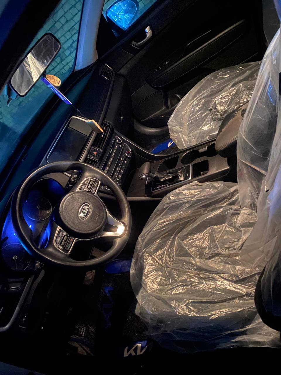 السلام عليكم 
Kia optima 2018 
 وارد امريكي ماشيه 85 
ضررها جاملغ وبنيد 
السياره جديده وجاهزه 
مكينه وكير كفاله  برغي ما مفتوح 
حداديه جديده 
تخم تاير جديد 
السياره نص فول 
للاستفسار اكثر *********** مكاني الناصريه شارع بغداد ناصرية, ذي قار
