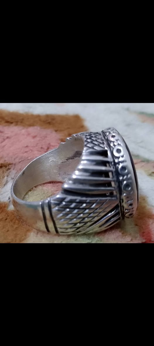 السلام عليكم للبيع يماني ذمه وحجر مصور محمد واضحا ***********
