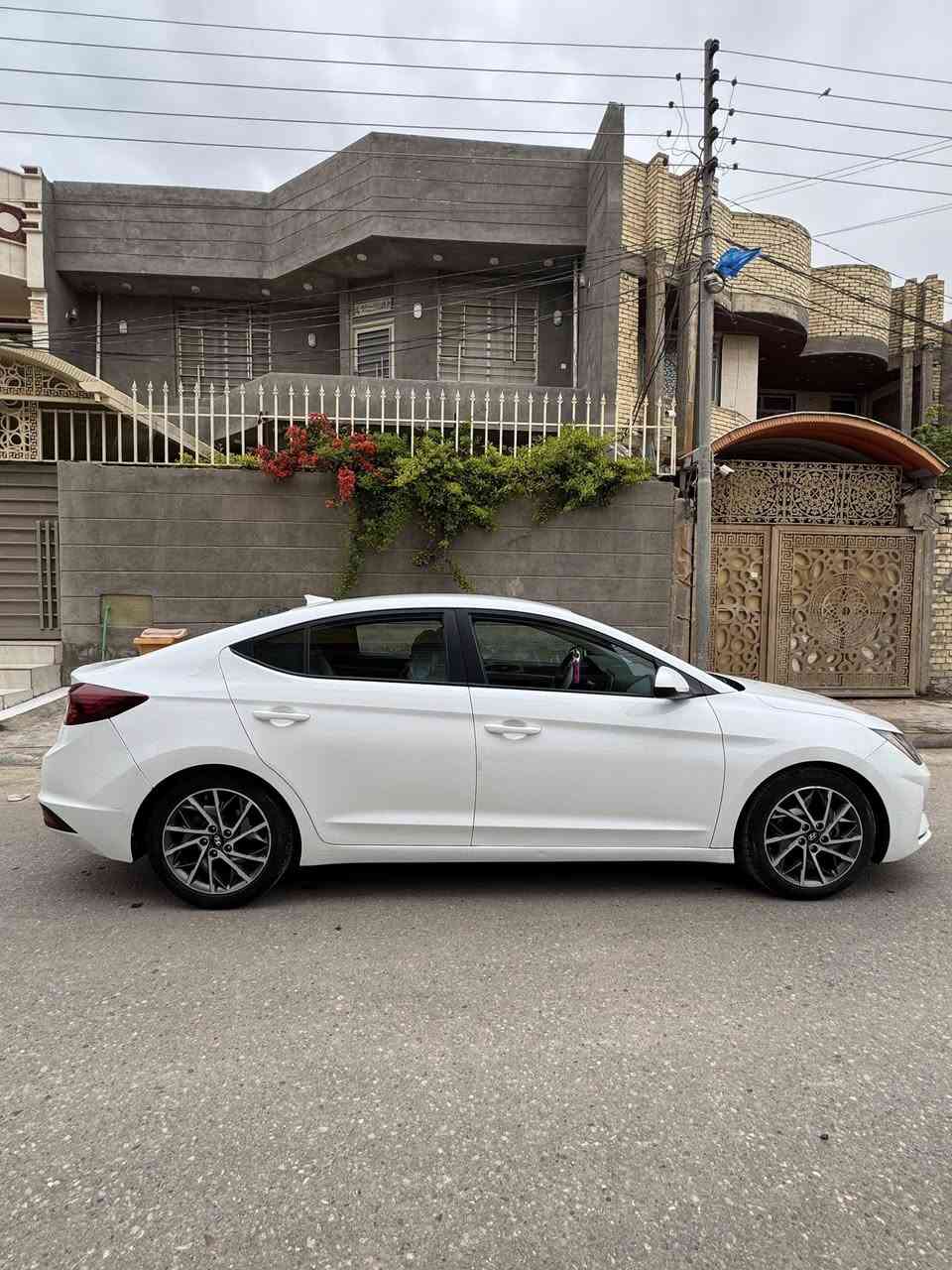 السلام عليكم النترا 2019 امريكي كير atالمرغوب رقم بغداد باسمي شخصياً
مواصفات السياره 
1-فول تحكم 
2-تحديد مسار 
3-مثبت سرعه 
4-رارادت خلفيه واماميه 
5-عدسات LED نهار 
6-ويل كروم حجم 17 
7-كامره خلفيه دواره 
8-شاشه اعطال وبعد بيهه مواصفات السياره ولا ارباك طاك بيهه فقط حساس الكشن ماشر بلدشبلو محرك 2000دوش  السياره جديده كلش لاشخوط ولارصعات كفاله ماعدا جاملغ خلفي تصليح مو تبديل وقبق الجنطه مبدل الباقي كفاله البجم كبس شرط عله ايدي وماناقصهه برغي السعر 148 وبيهه مجال بسيط جدا رجأ كلشي كاتب لاتخابرني وتكلي شبيهه سونار وياهه بصور ماعجبك السعر اعبر المنشور مكاني كربلاء الرقم ***********
